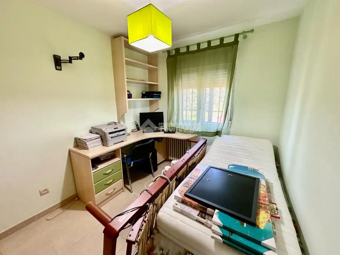 Dormitori de Casa o xalet en venda en Pioz amb Aire condicionat