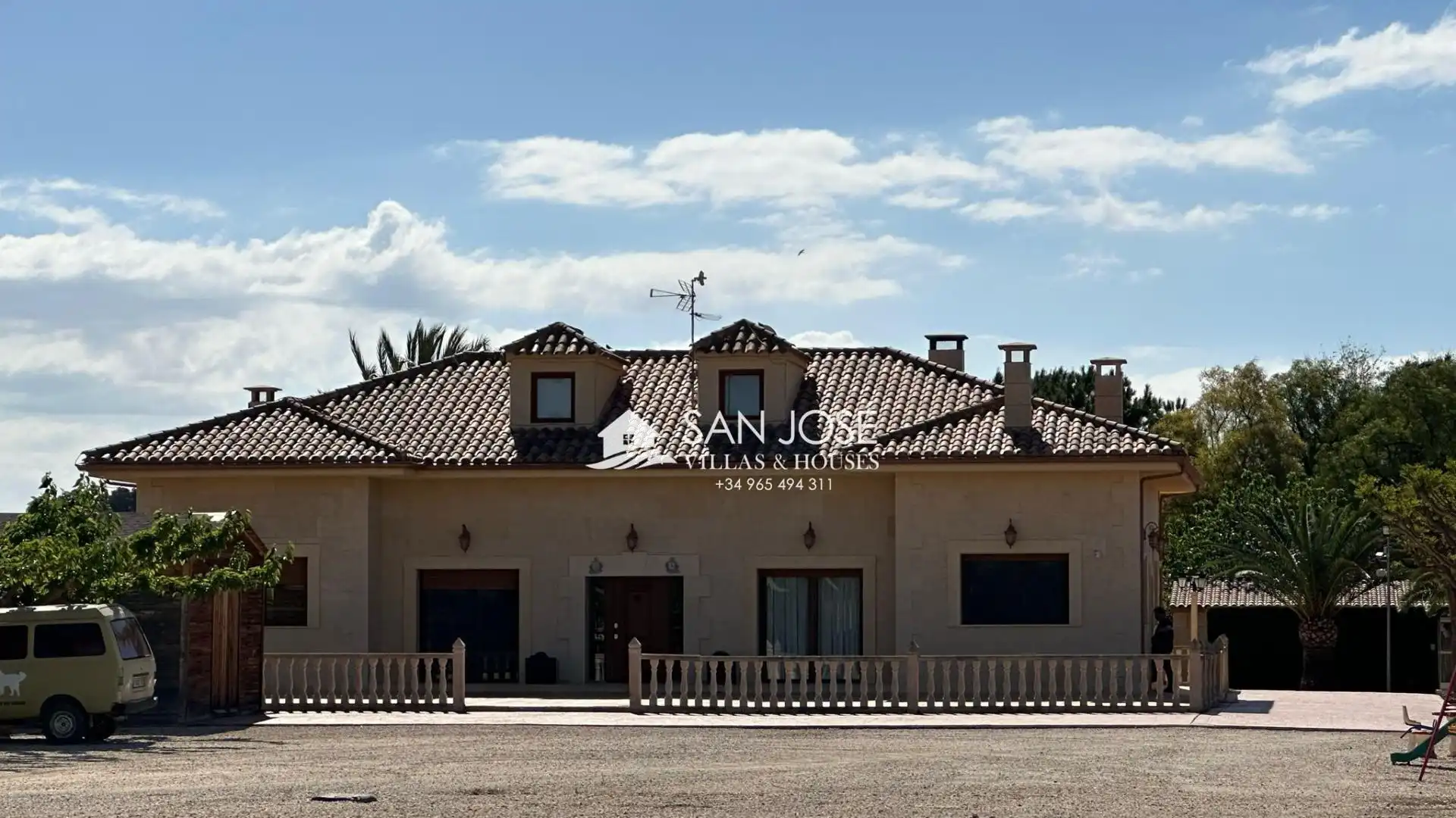 Detached house with pool for sale in Pedanías Oeste