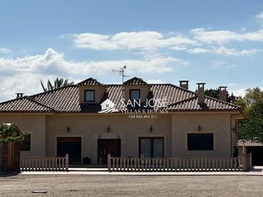 Detached house with pool for sale in Pedanías Oeste
