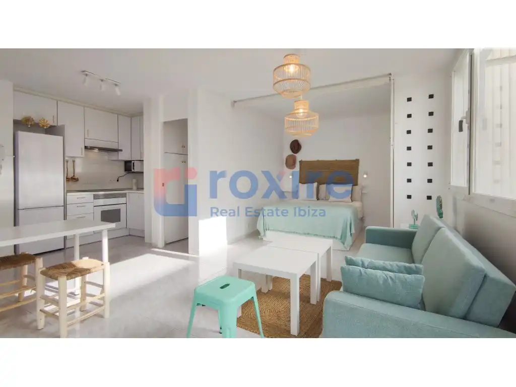 Habitación de Estudio de alquiler en Sant Antoni de Portmany con Aire acondicionado, Terraza y Horno