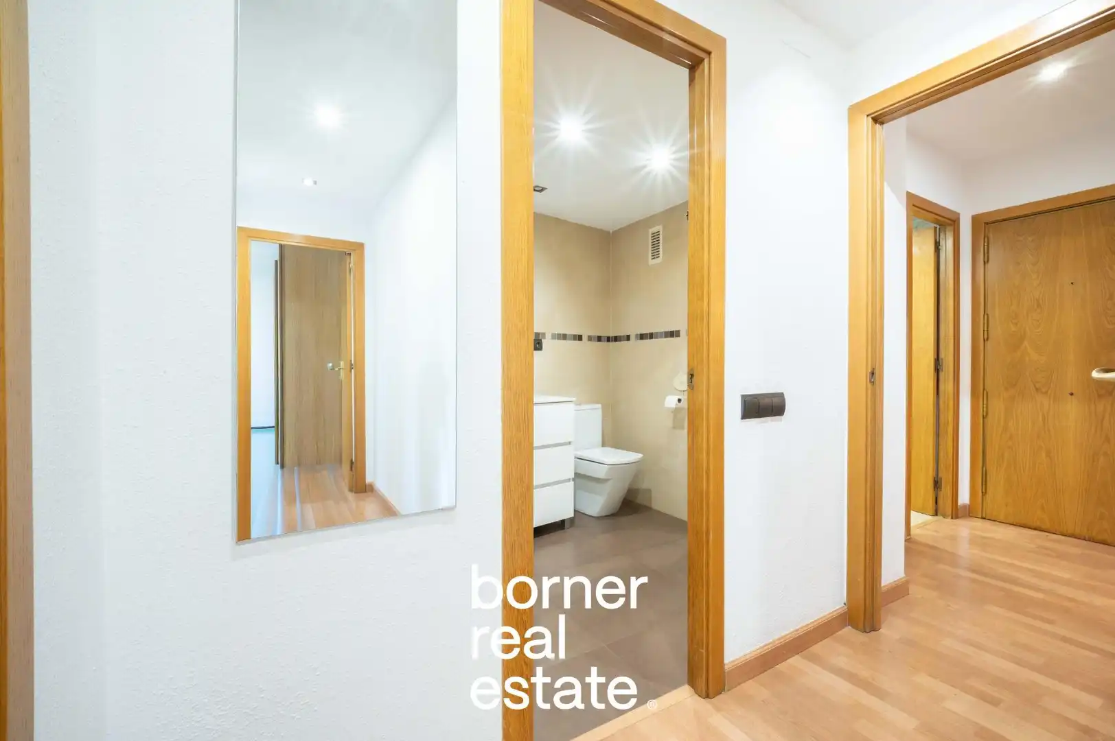 Vista exterior de Piso en venta en Rubí con Aire acondicionado, Calefacción y Parquet