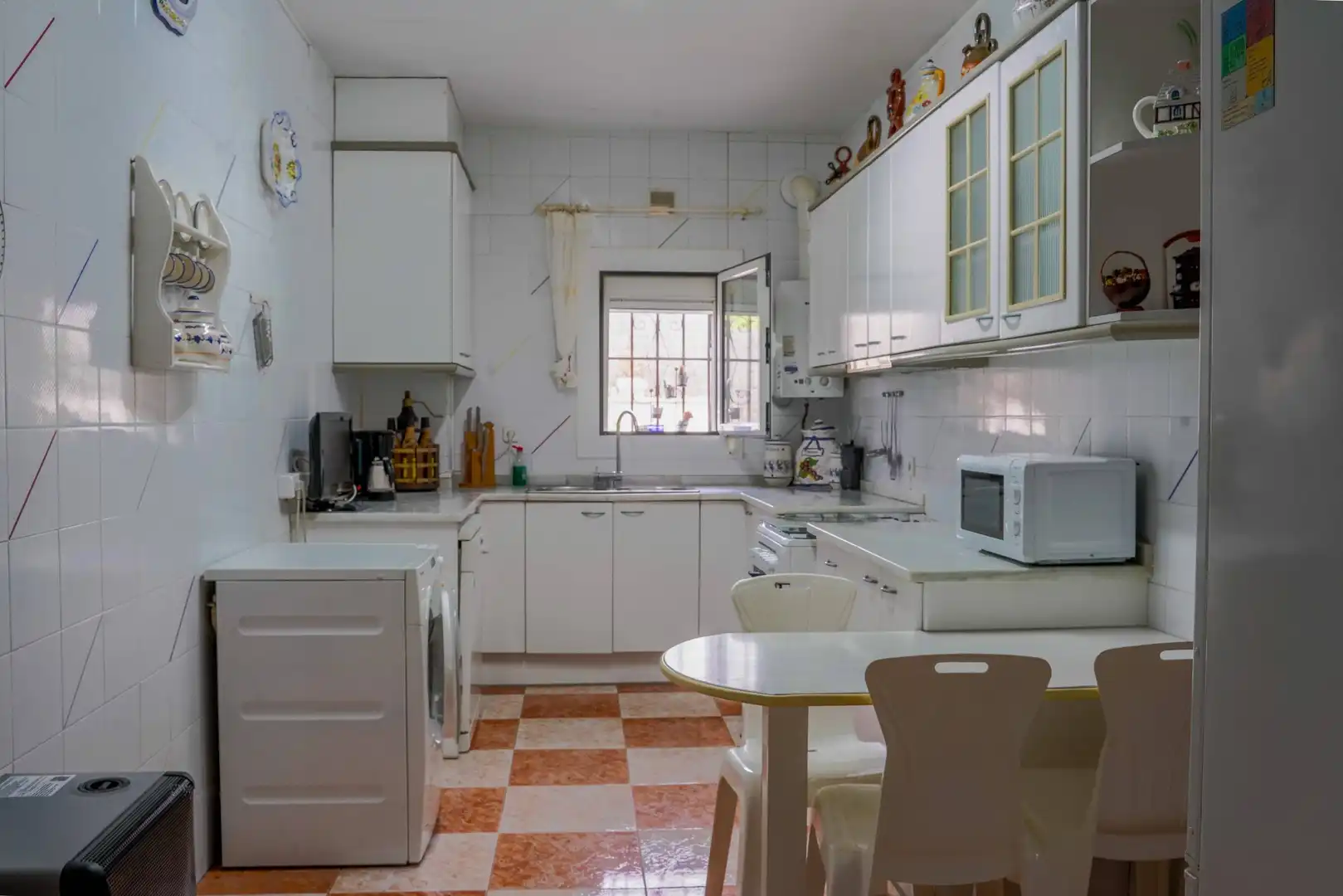 Cuina de Casa o xalet en venda en Cunit amb Terrassa, Piscina i Moblat
