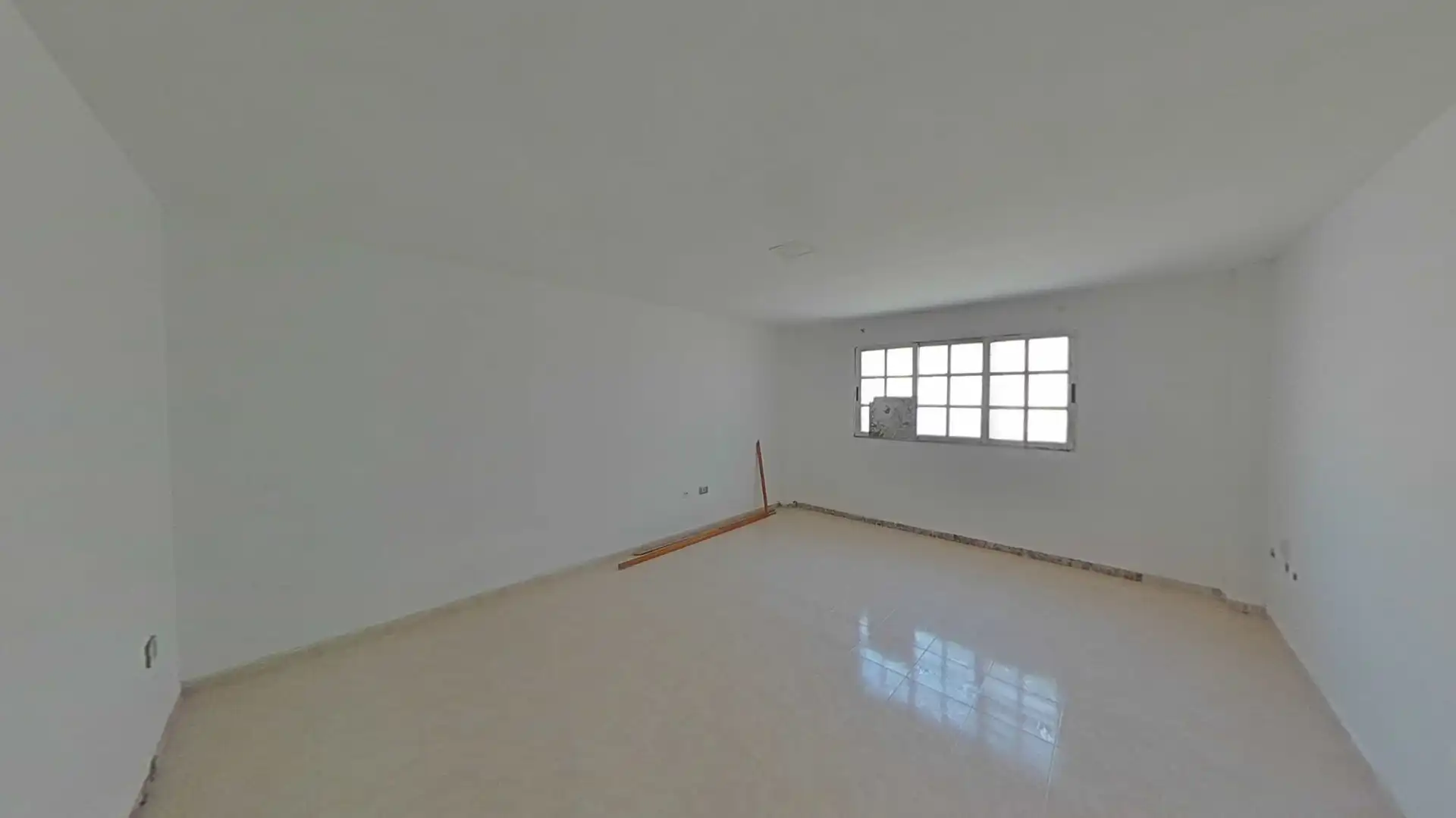 Piso en venta en Santa Lucía de Tirajana con Trastero, Horno y Balcón