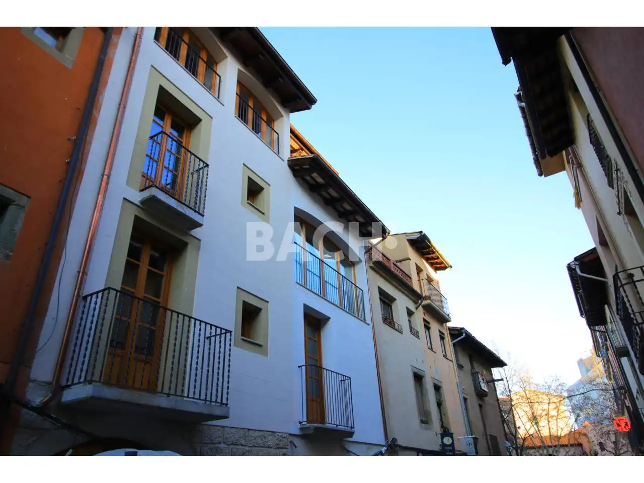 Vista exterior de Piso en venta en Vic con Aire acondicionado, Calefacción y Parquet