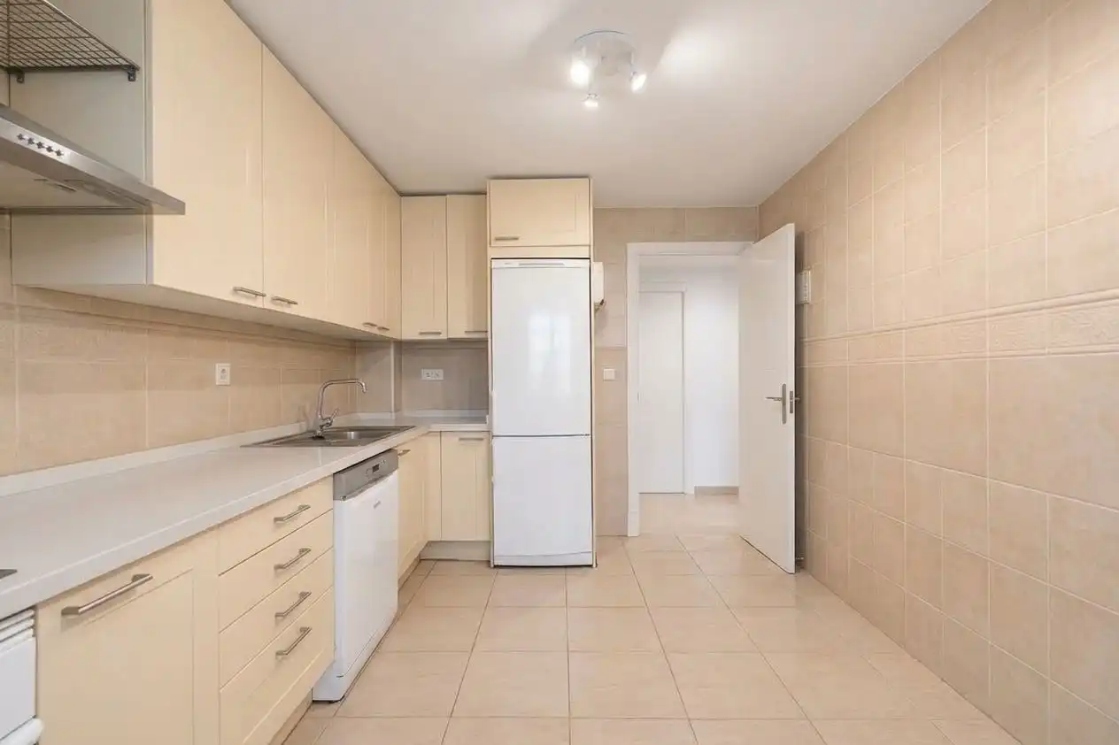 Cocina de Apartamento en venta en Marbella con Jardín privado y Piscina comunitaria