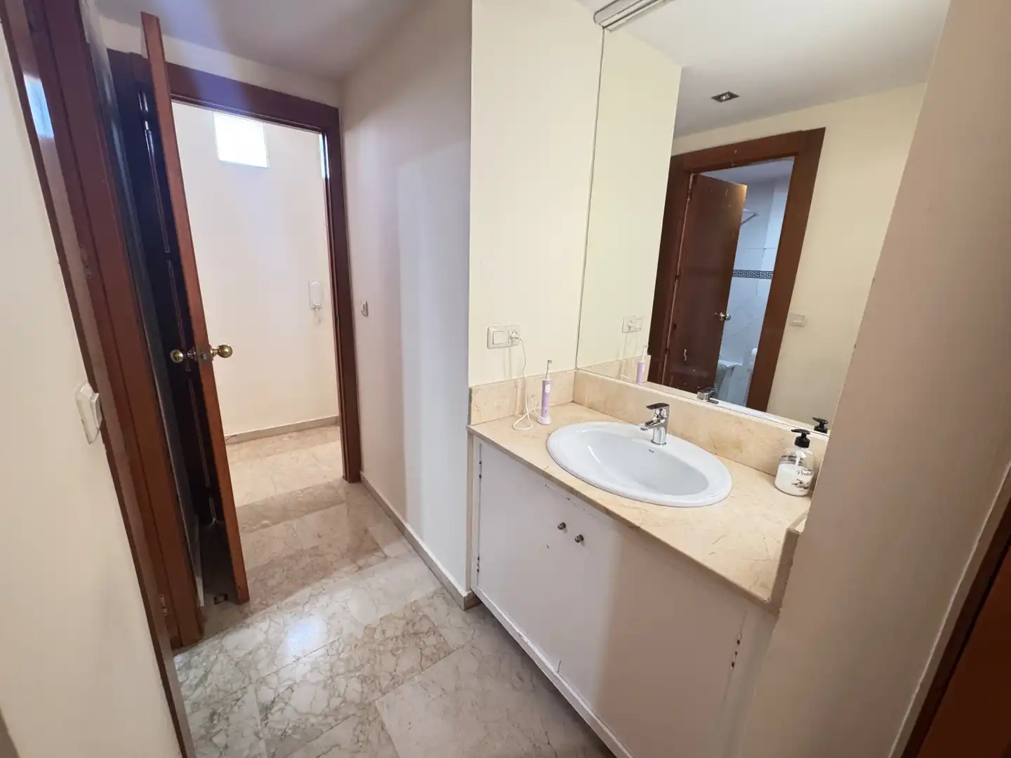 Bathroom of Flat for rent in Jaén  with Air Conditioner, Heating and Terrace