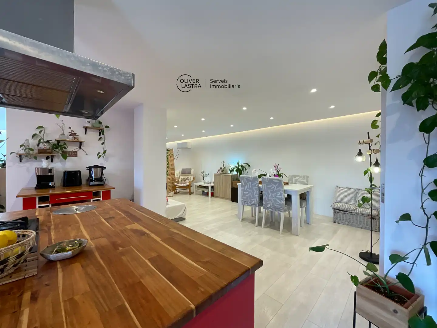Comedor de Casa o chalet en venta en Corbera de Llobregat con Aire acondicionado, Jardín privado y Parquet