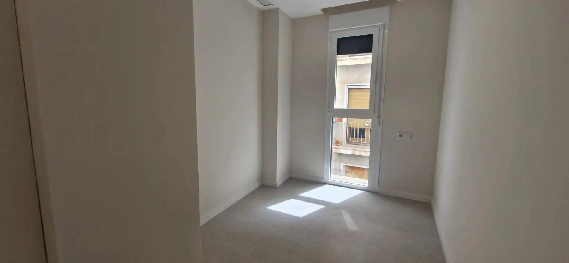 Habitación de Piso de alquiler en Elche / Elx con Aire acondicionado, Parquet y Trastero