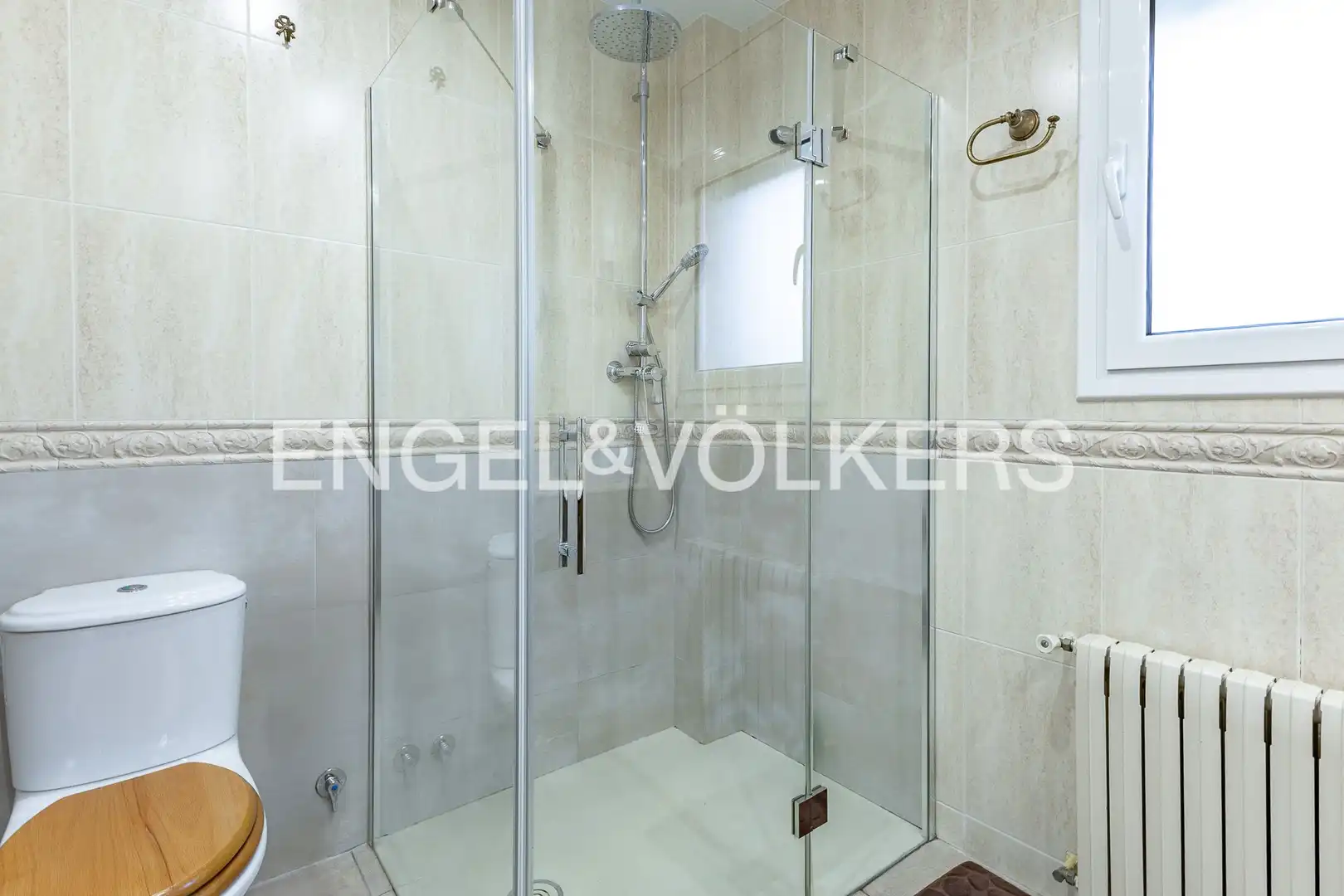 Bathroom of Houses for sale in Sant Fost de Campsentelles  with Air Conditioner, Heating and Private garden