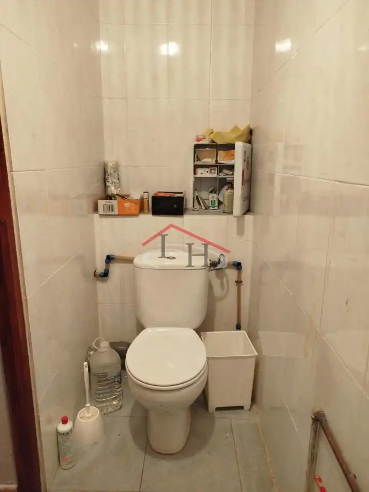 Baño de Local de alquiler en León Capital  con Aire acondicionado