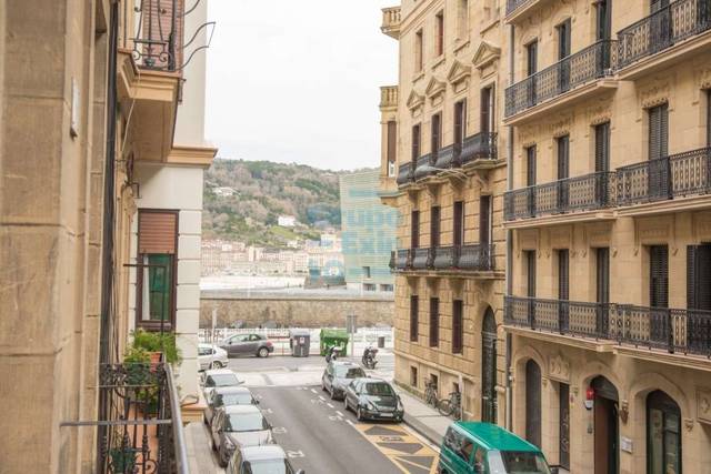 Piso en Alquiler en Donostia-San Sebastián - Euskal Herria Kalea en Parte Vieja