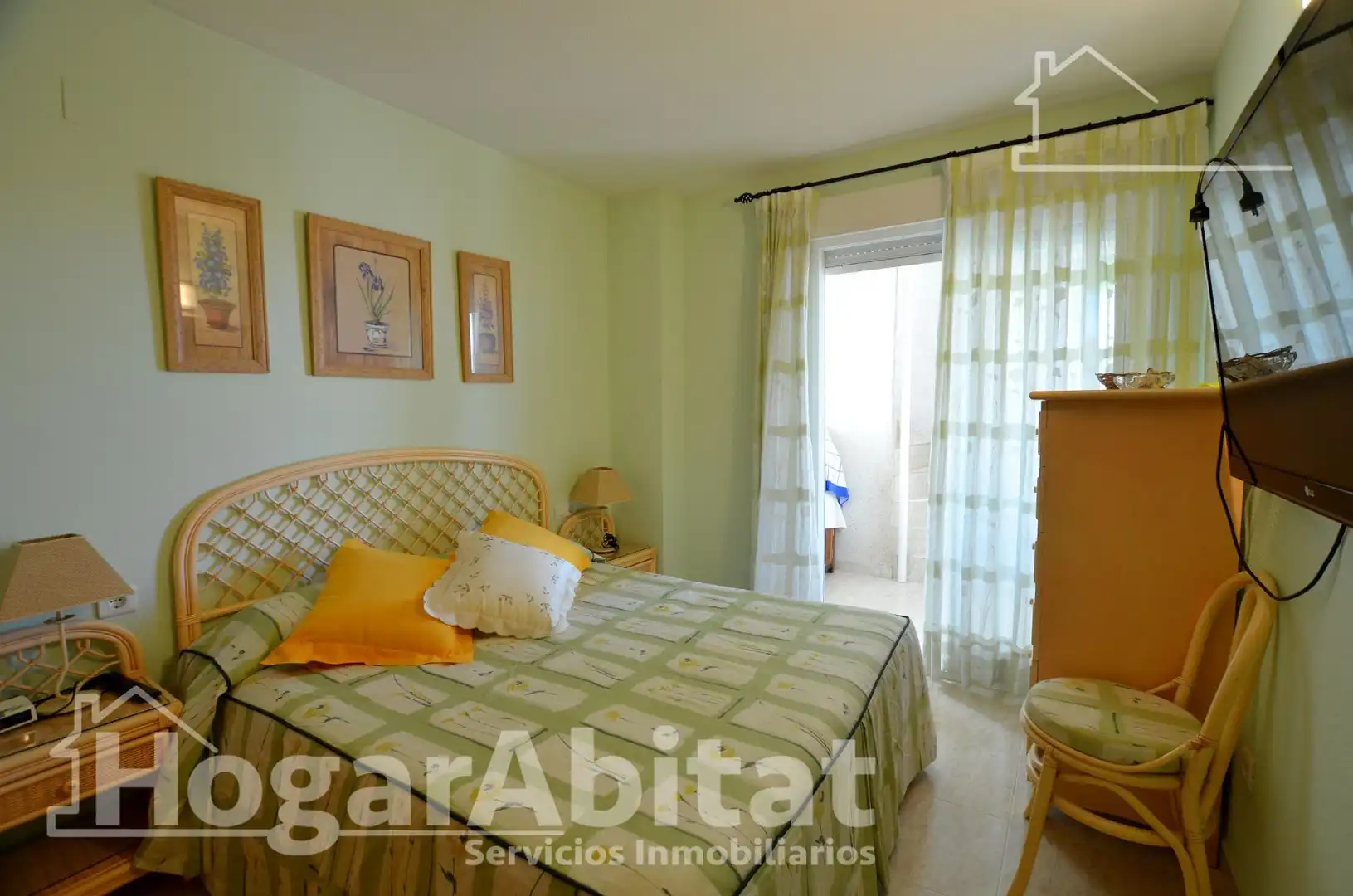 Habitación de Ático en venta en Alicante / Alacant con Calefacción, Jardín privado y Terraza