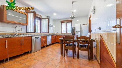 CHALET dividido en dos viviendas con piscina y zonas ajardinadas., imagen 5