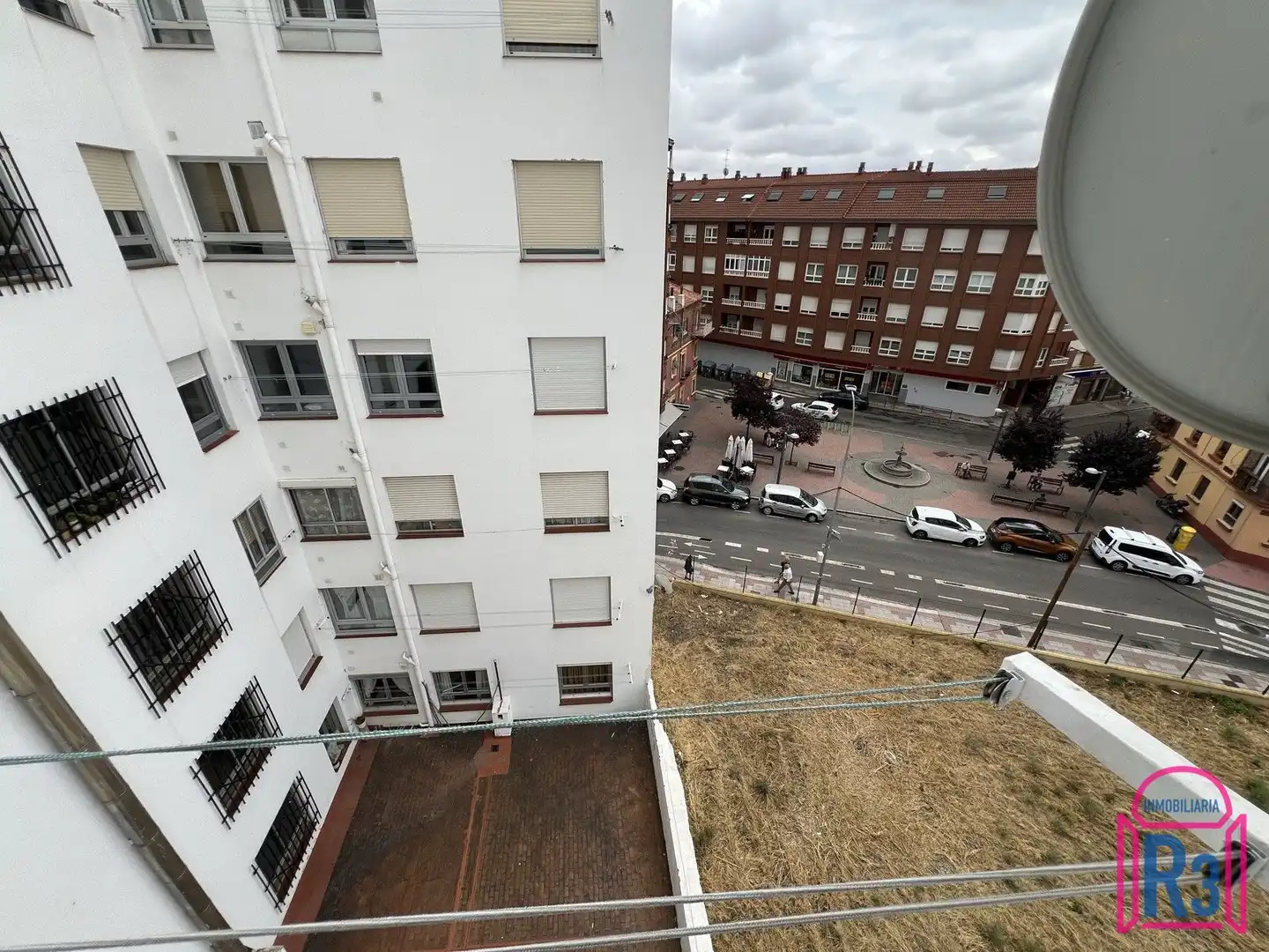 Parking de Piso en venta en León Capital  con Calefacción y Terraza
