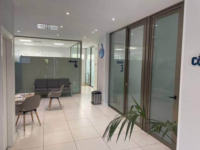 Local comercial en Alquiler en Avenida Alcalde Álvaro Domecq, 27 en Parque Avenida