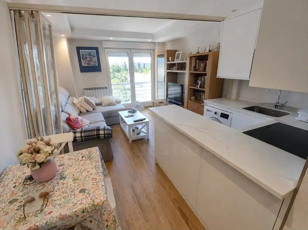 Cocina de Piso en venta en León Capital  con Calefacción