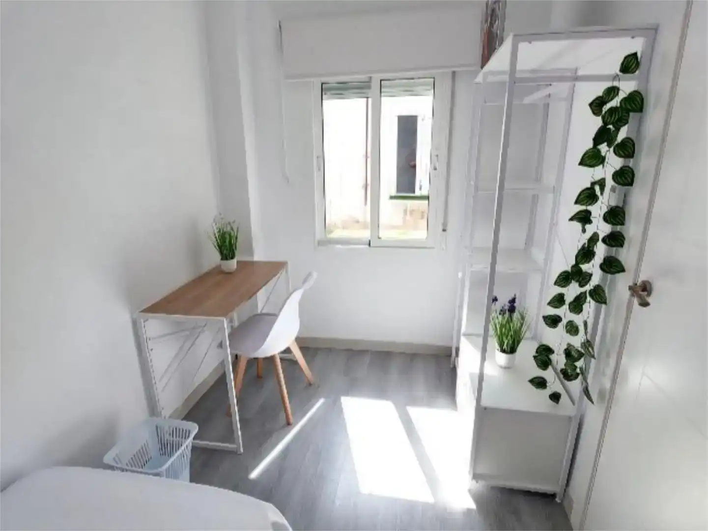 Bedroom of Flat for share in Elda  with Air Conditioner, Parquet flooring and Furnished