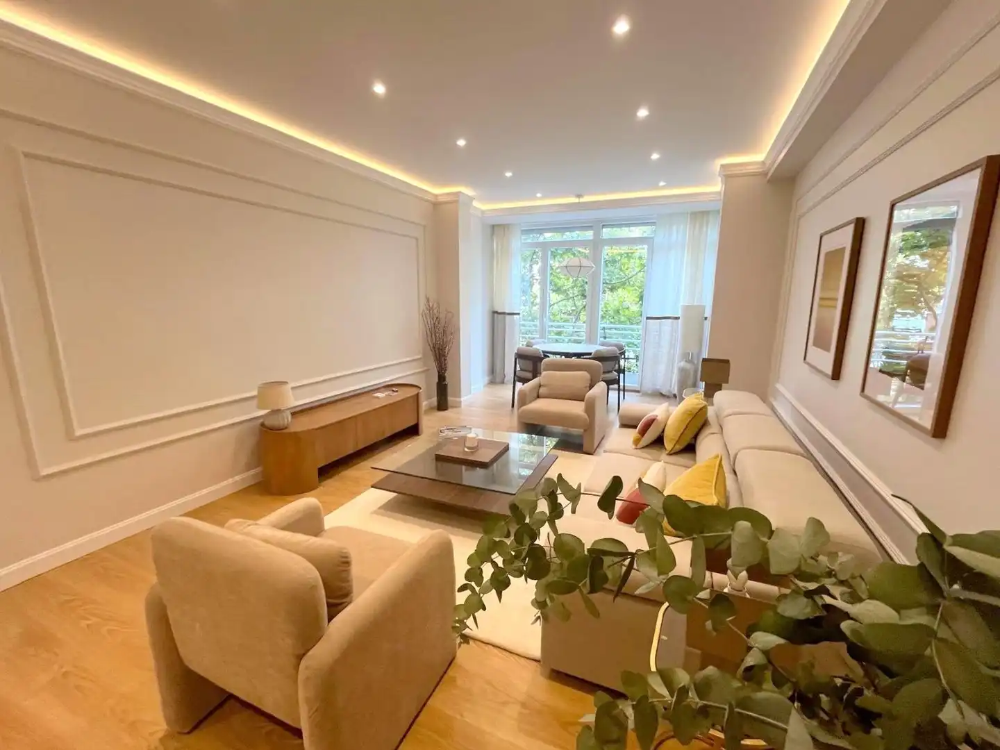 Living room of Flat for rent in Madrid  with Air Conditioner and Furnished