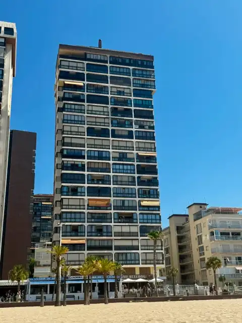 Vista exterior de Apartament de lloguer en Benidorm amb Aire condicionat, Terrassa i Moblat