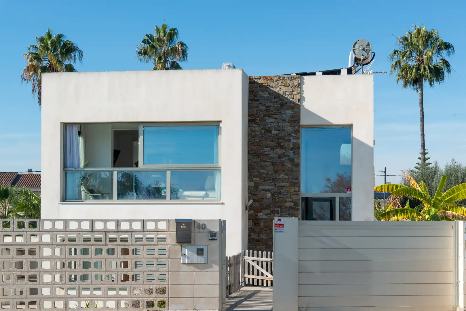 Vista exterior de Casa o xalet en venda en Almazora / Almassora amb Jardí privat, Terrassa i Traster