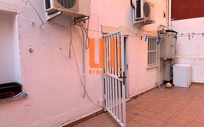 Außenansicht von Wohnung zum verkauf in  Madrid Capital mit Terrasse