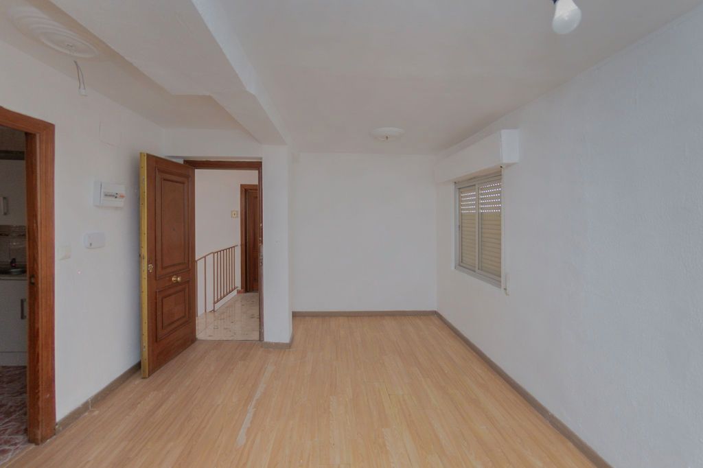 Flat for sale in  Granada Capital