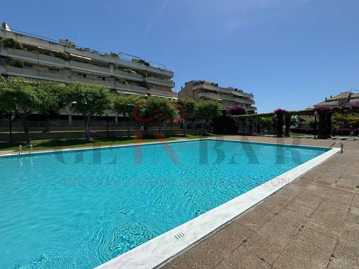 Piscina de Àtic en venda en Sant Andreu de Llavaneres amb Aire condicionat, Calefacció i Jardí privat
