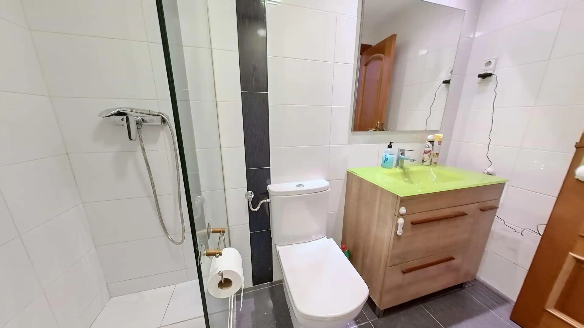 Baño de Ático en venta en Barcelona con Aire acondicionado, Terraza y Balcón