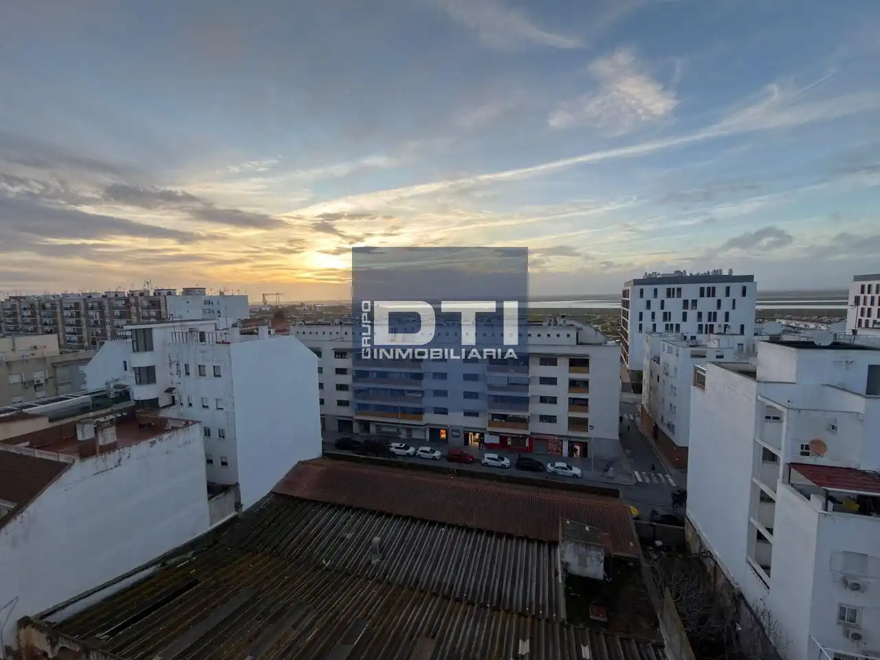 Vista exterior de Pis en venda en Huelva amb Aire condicionat i Moblat