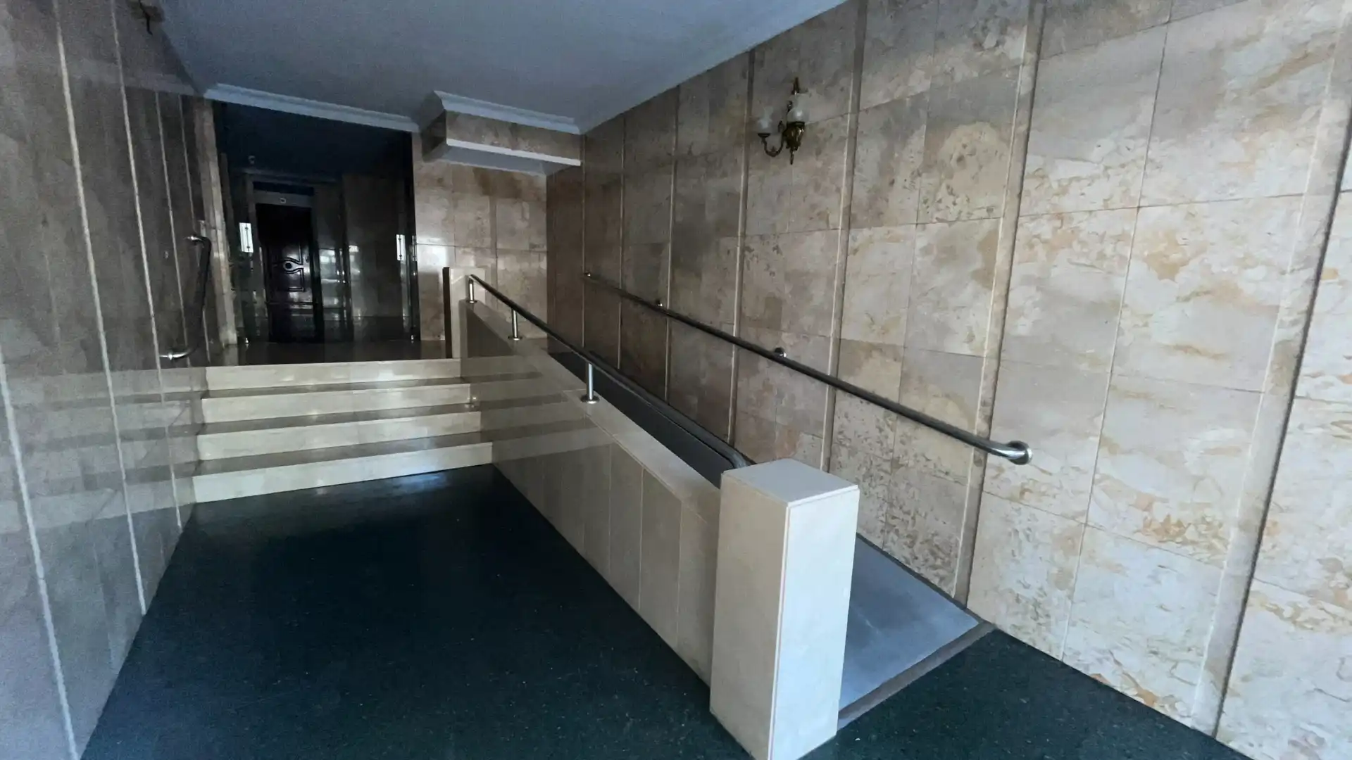Piso con ascensor en venta en Avenida del Comandante Benítez, imagen 36