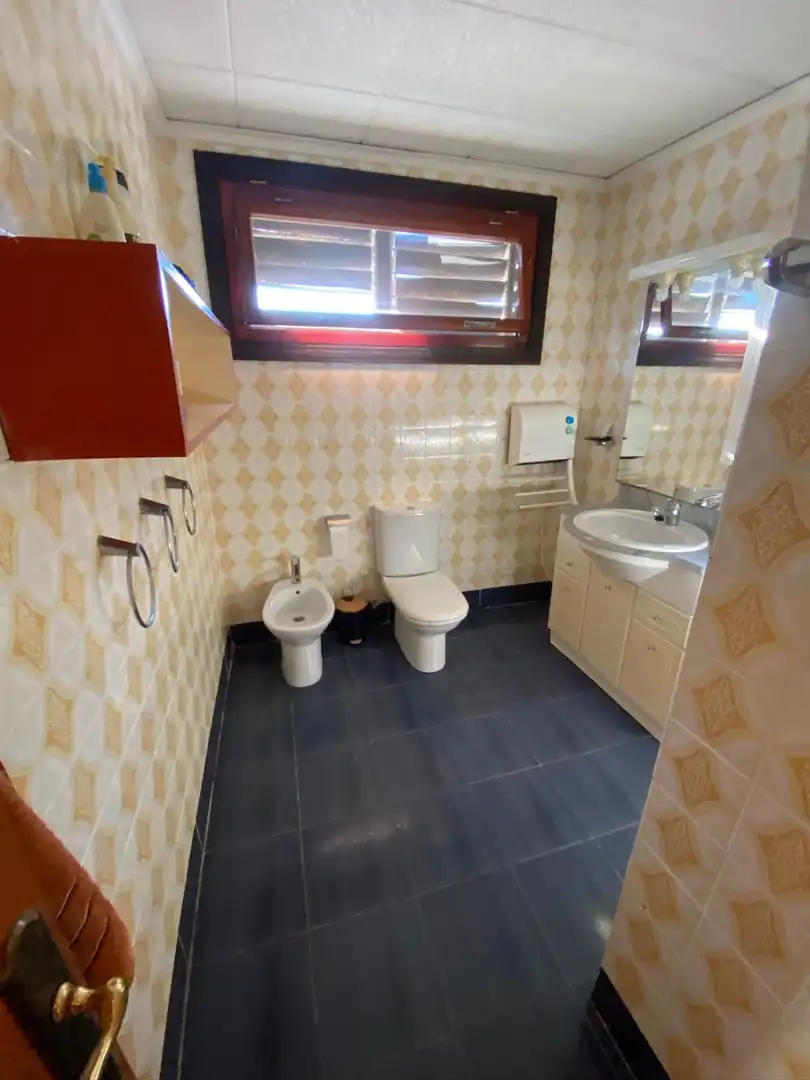 Bany de Casa o xalet en venda en Sagunto / Sagunt amb Aire condicionat, Jardí privat i Terrassa
