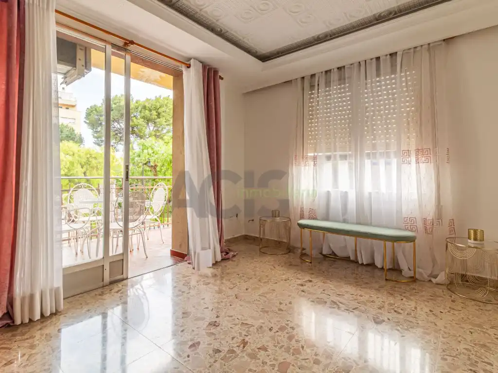 Sala d'estar de Pis en venda en L'Alcúdia amb Aire condicionat i Balcó