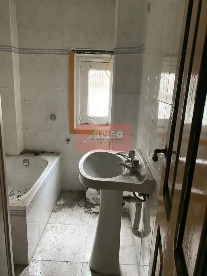 Bathroom of Buildings for sale in Ourense Capital 