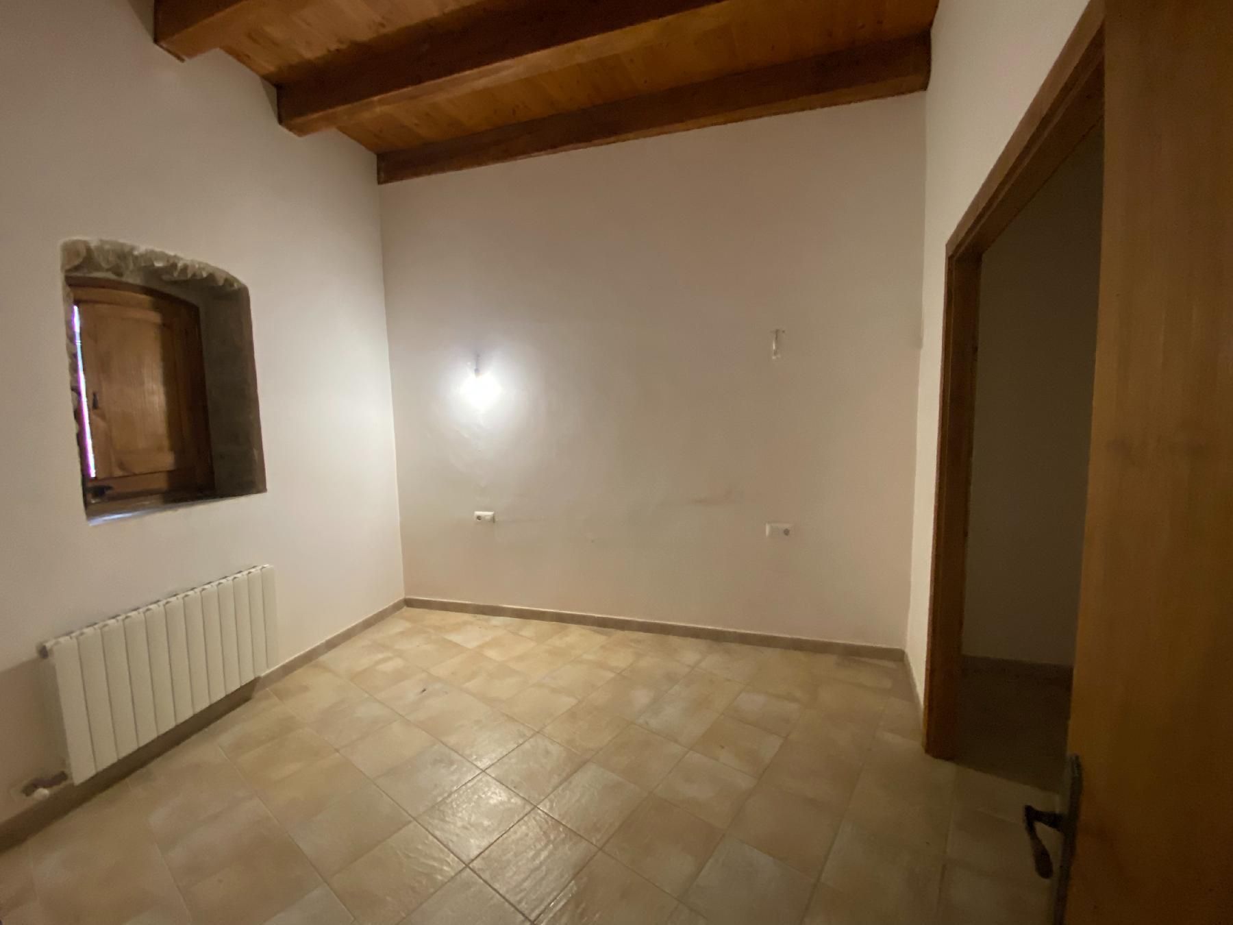 Pis en venda a Besalú
