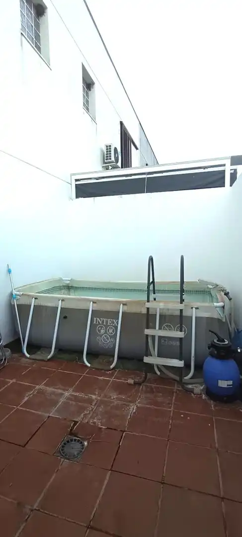 Piscina de Casa o chalet en venta en Guillena con Aire acondicionado y Amueblado
