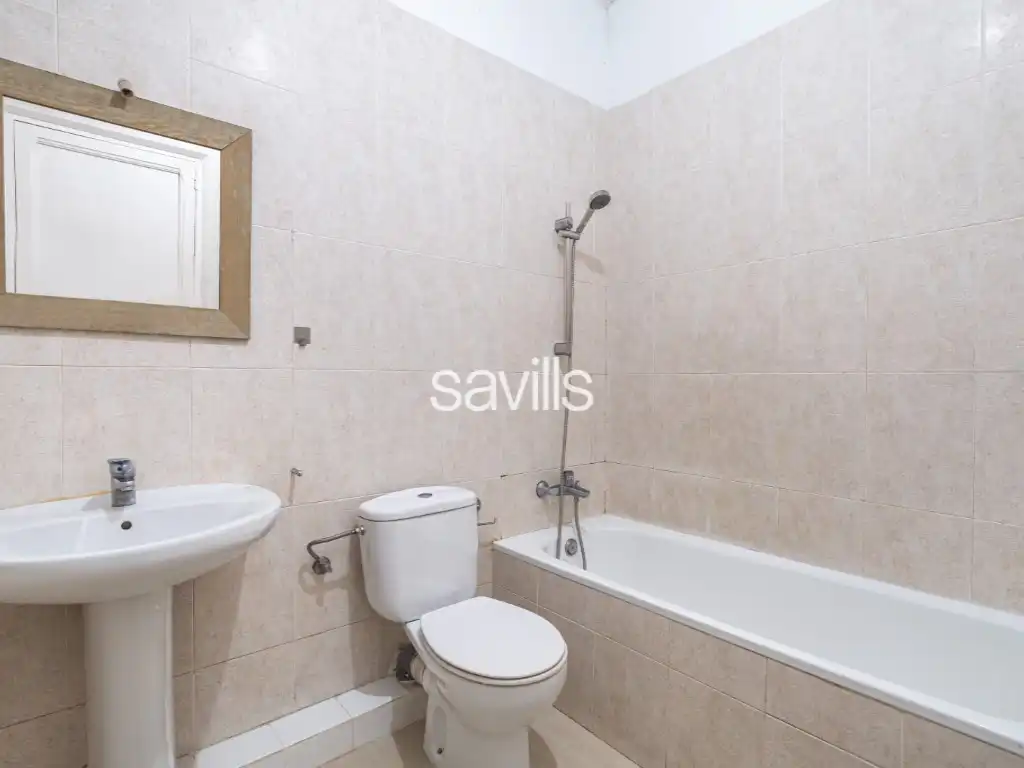 Bany de Apartament en venda en Barcelona amb Aire condicionat i Balcó