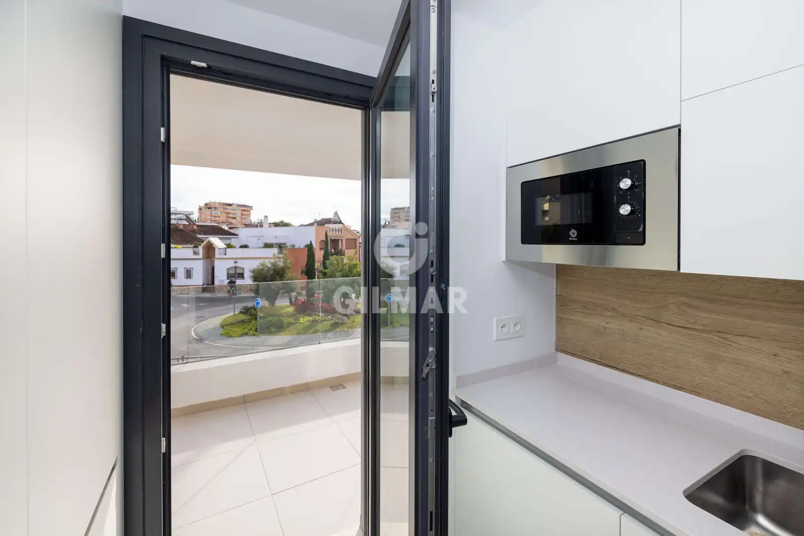 Cuina de Apartament en venda en Estepona amb Calefacció, Traster i Piscina
