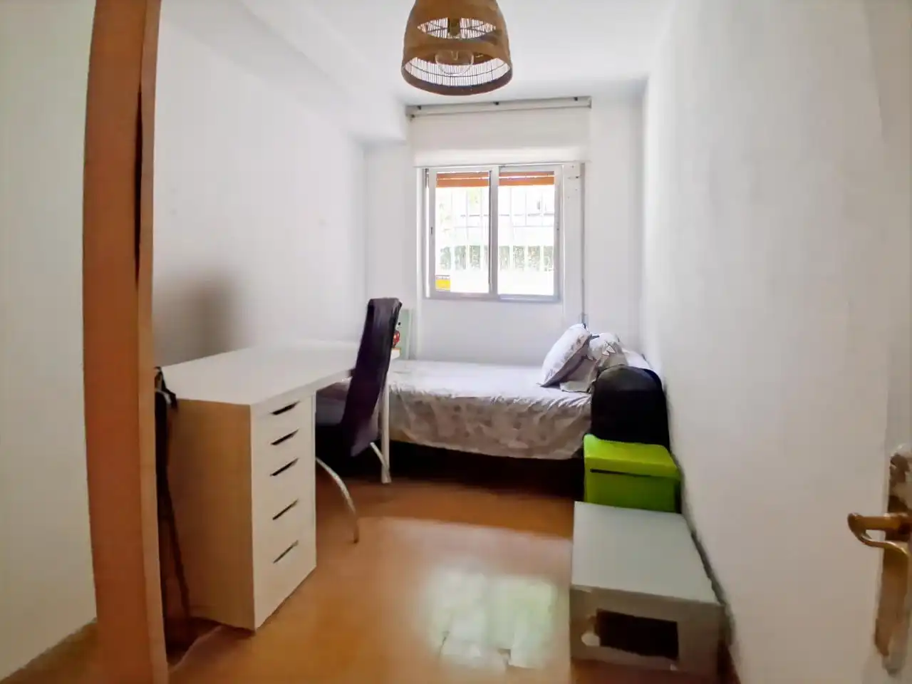 Habitación de Planta baja en venta en Madrid con Calefacción