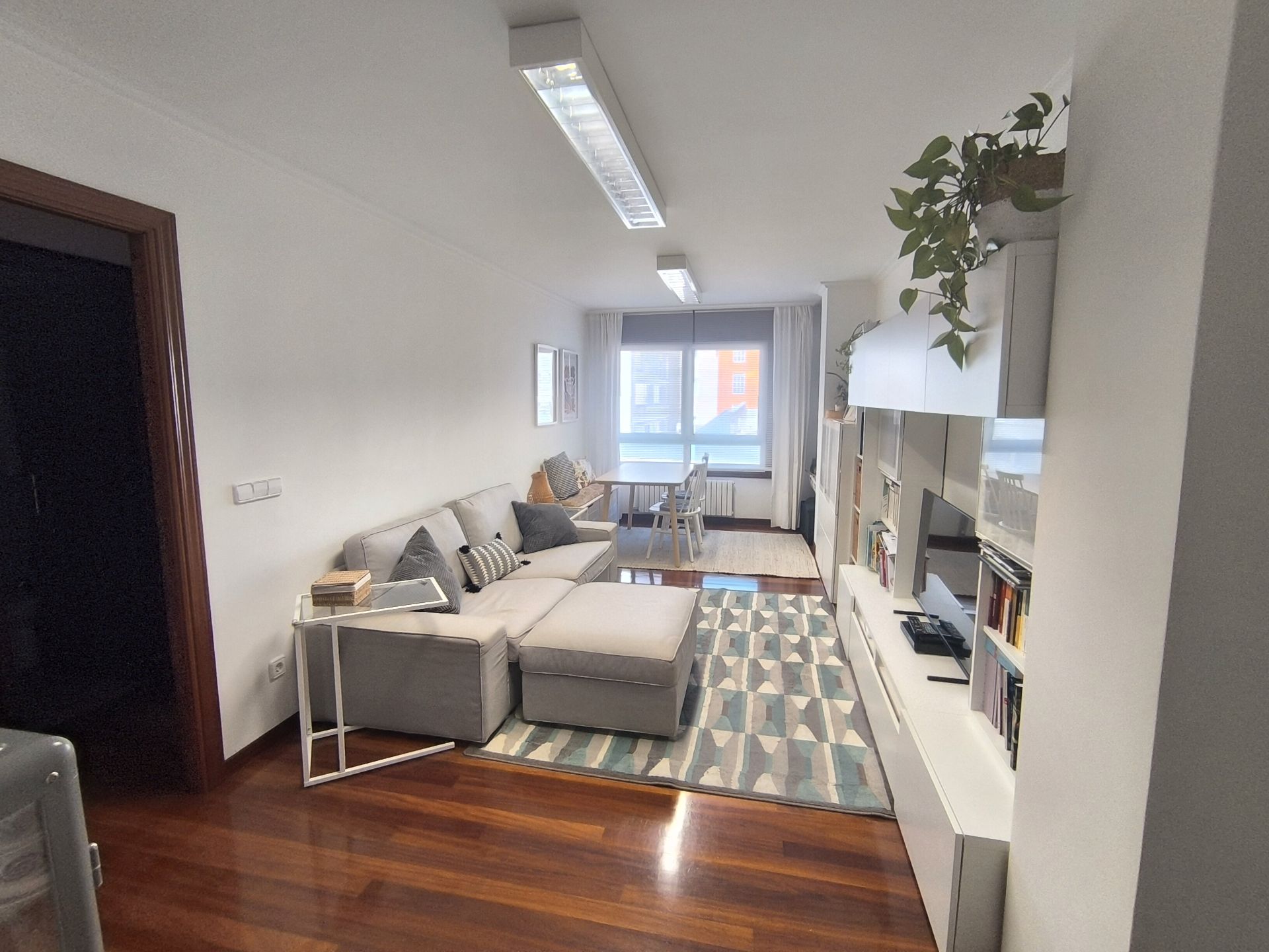 Sala d'estar de Pis en venda en Pontevedra Capital  amb Calefacció, Parquet i Traster