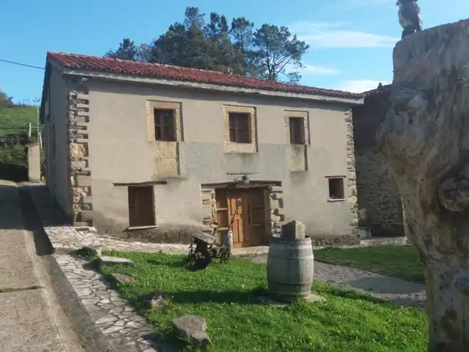 Vista exterior de Casa o xalet en venda en Cudillero amb Moblat