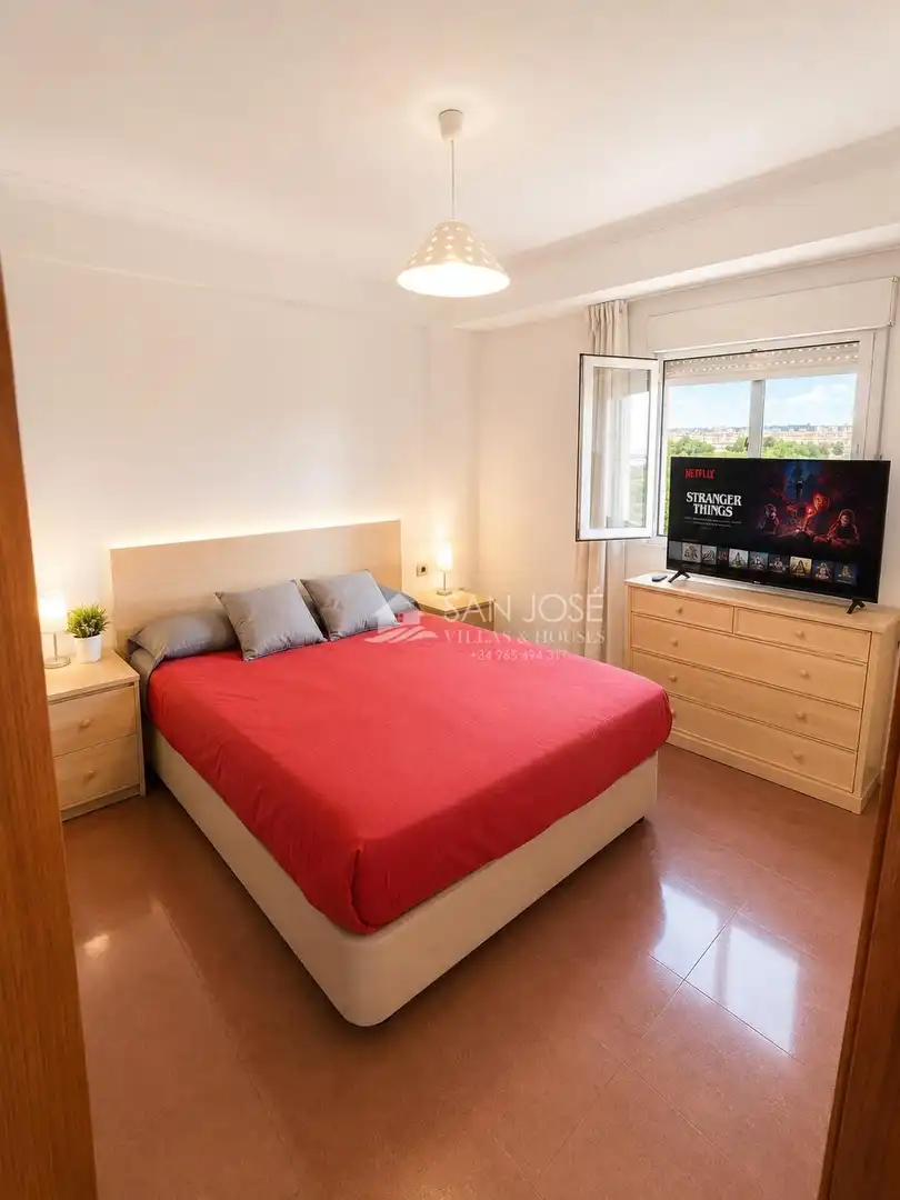 Habitación de Piso en venta en Sevilla con Terraza y Alarma