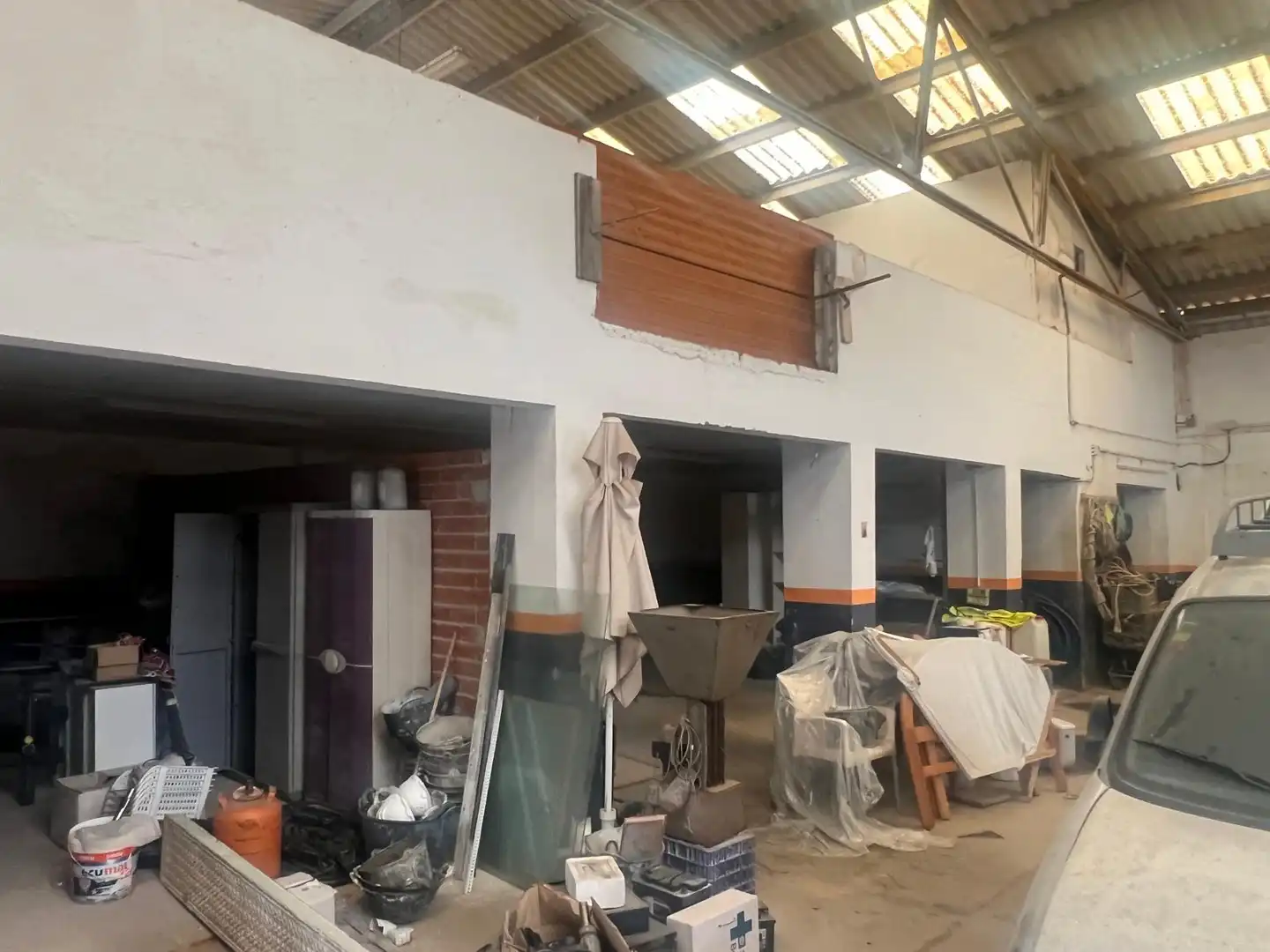 Nau industrial de lloguer en Riba-roja de Túria amb Alarma