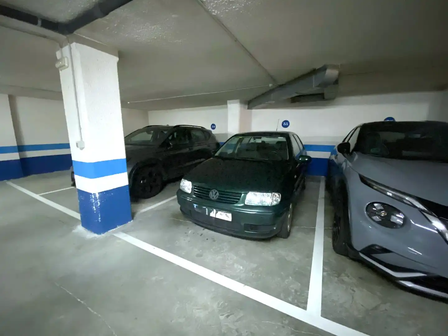 Aparcament de Pis en venda en Castro-Urdiales amb Calefacció, Parquet i Terrassa