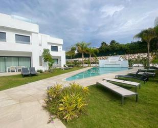 Swimming pool of Single-family semi-detached to rent in Marbella  with Air Conditioner, Terrace and Swimming Pool