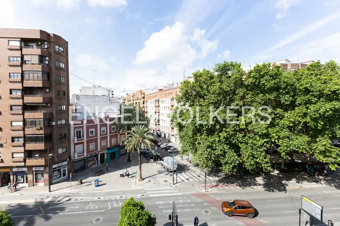 Vista exterior de Piso en venta en Valencia con Aire acondicionado, Calefacción y Balcón