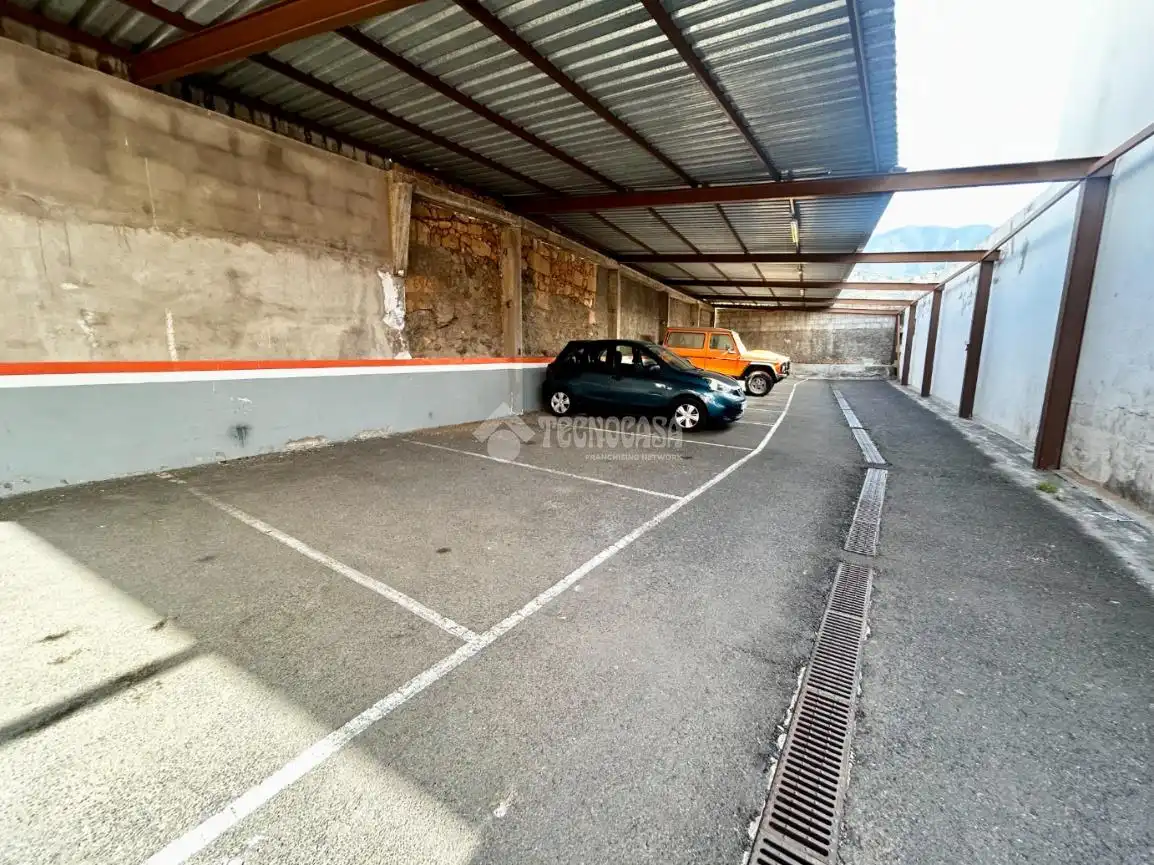 Parkplatz von Garage zum Verkauf in Arafo