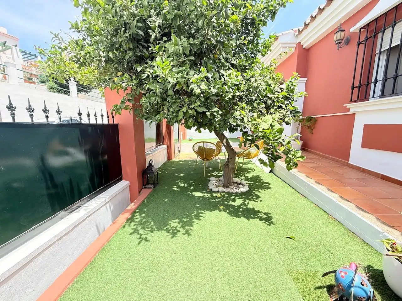 Terrassa de Casa o xalet en venda en Vélez-Málaga amb Aire condicionat, Calefacció i Jardí privat
