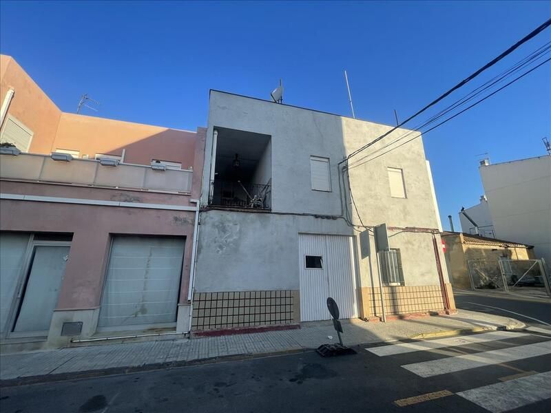 Vista exterior de Apartament en venda en Deltebre amb Terrassa