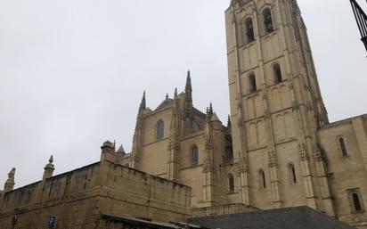 Vista exterior de Pis en venda en Segovia Capital