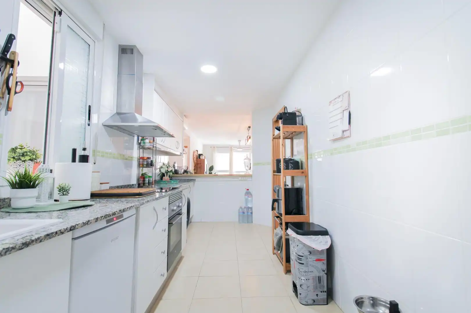 Küche von Wohnung zum Verkauf in Benaguasil mit Klimaanlage und Alarm